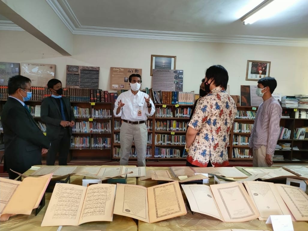 Perpustakaan Mahasiswa Indonesia Cairo (PMIK) dengan Pojok Peradaban menghadirkan bukti “Jejak Ulama Jawi di Cairo". (Foto: KBRI Cairo)