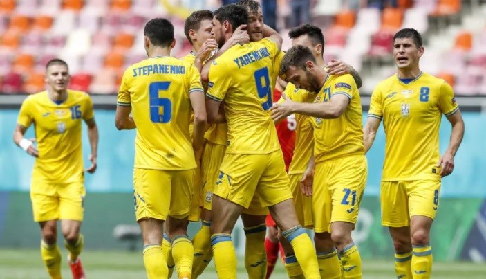 Andriy Yarmolenko membuka keunggulan di menit ke-29, laga Euro 2020 Ukraina vs Makedonia Utara, Kamis 17 Juni 2021. (Foto: Istimewa)