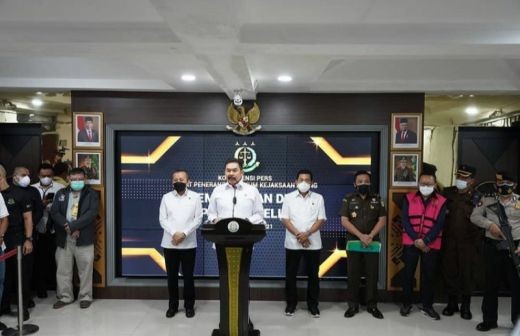 Jaksa Agung ST Burhanuddin menggelar jumpa pers penangkapan buron 13 tahun, Adelin Lis dalam kasus pembalakan liar. (Foto: Istimewa)