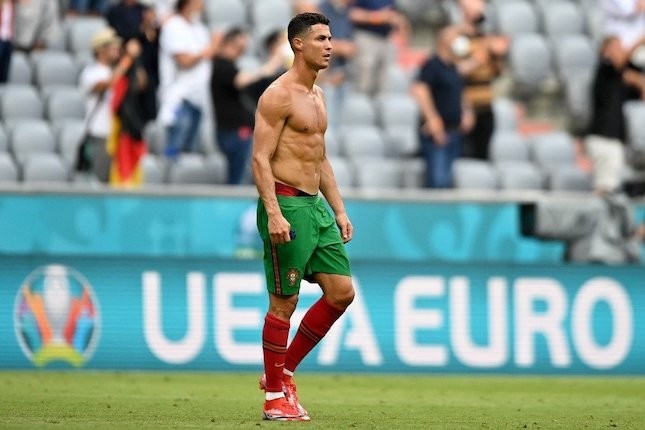 Cristiano Ronaldo usai mencetak 2 gol ke gawang Prancis. (Foto: UEFA)