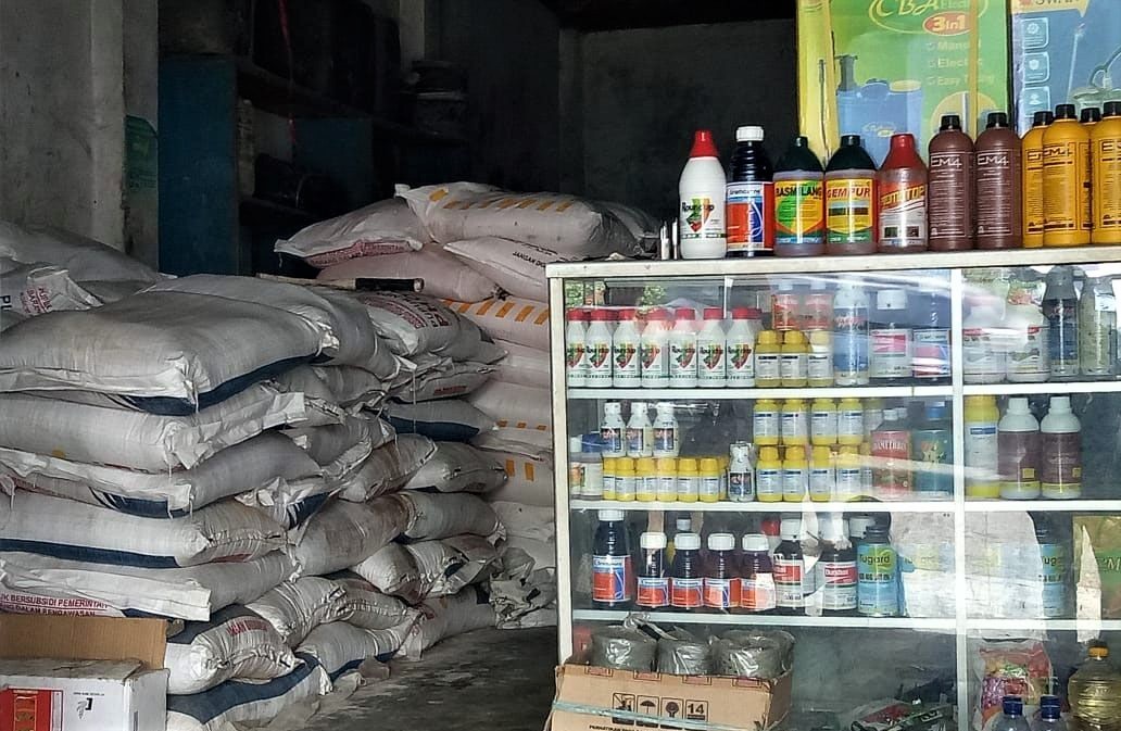 Salah satu kios penjual pupuk bersubsidi di Kabupaten Probolinggo. (Foto: Dokumen)