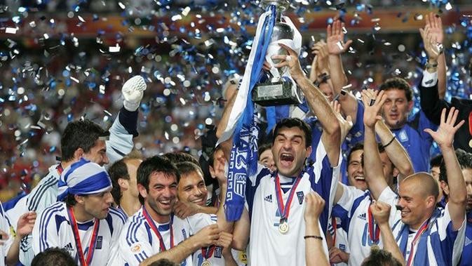 Yunani mengejutkan Euro 2004 ketika berhasil juara. (Foto: Istimewa)