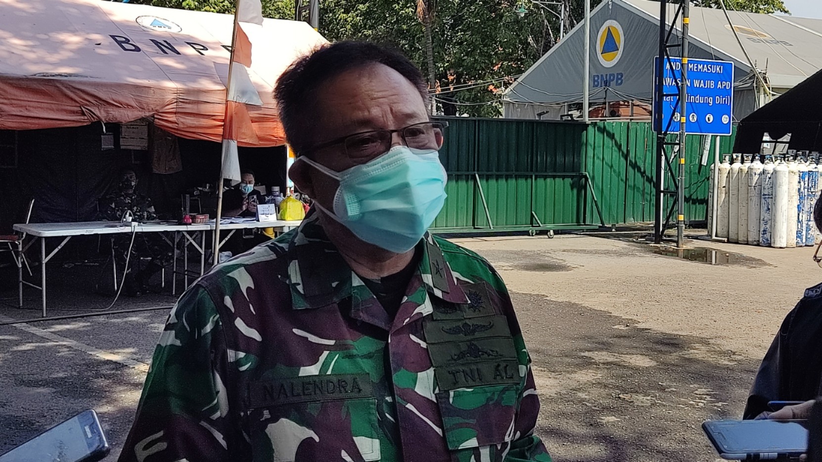 Penanggung Jawab RSLI, Laksamana Pertama TNI dr I Dewa Gede Nalendra Djaya Iswara saat ditemui di RSLI, Surabaya, Kamis 1 Juli 2021.. (Foto: Fariz Yarbo/Ngopibareng.id)