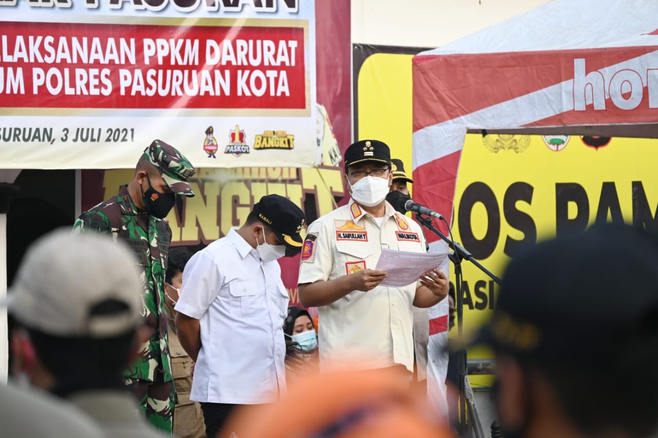 Walikota Pasuruan Saifullah Yusuf saat memberikan sambutan pada apel pelaksanaan PPKM Darurat di Kota Psuruan per hari ini, Sabtu 3 Juli 2021. (Foto: Istimewa)