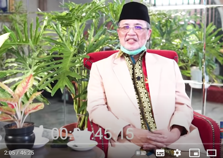 Prof Nidom dalam kanal Toutube Siti Fadilah Supari. Prof Nidom percaya jika penanganan untuk menekan Covid-19 tidak dengan menggunakan vaksin. (Foto: Youtube)