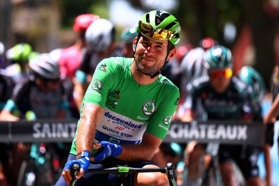 Mark Cavendish (Deceuninck-Quickstep) tidak mengejar kemenangan di etape ini. (Foto: Istimewa)