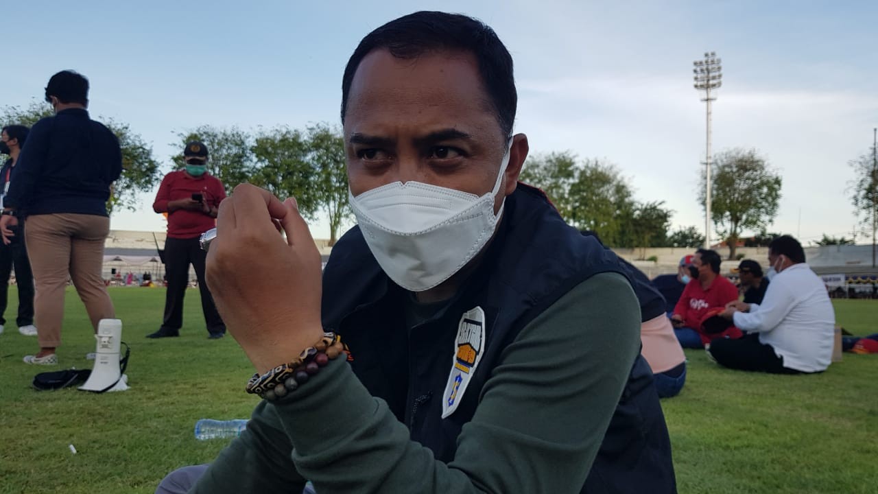 Walikota Surabaya, Eri Cahyadi saat ditemui di sela meninjau vaksinasi massal di Stadion Gelora 10 November, Surabaya, Sabtu 10 Juli 2021. (Foto: Fariz Yarbo/Ngopibareng.id)