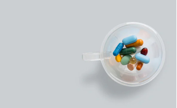 Rekomendasi WHO untuk jenis obat yang boleh diminum dan yang tidak boleh diminum oleh pasien Covid-19. (Foto: unsplash.com)
