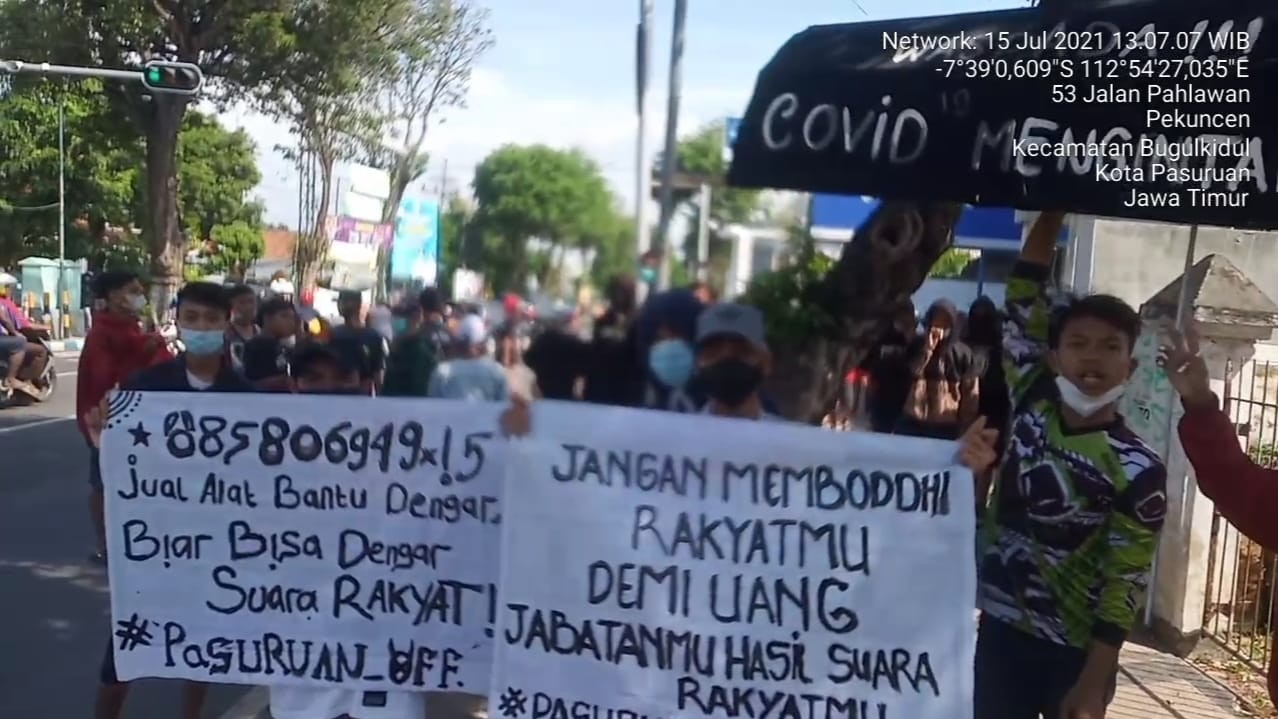 Sejumlah pemuda di Kota Pasuruan terprovokasi selebaran demo. (Foto: Istimewa)