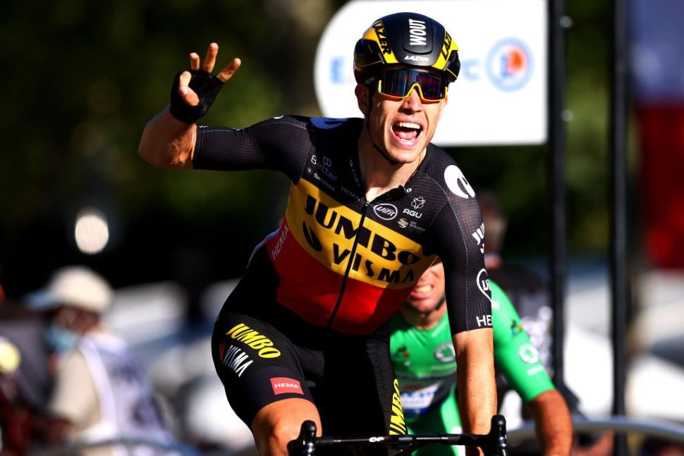 Wout van Aert (Jumbo Visma) memenangkan Tour de France etape 21 membuktikan dirinya seorang pembalap all rounder. (Foto: Istimewa)