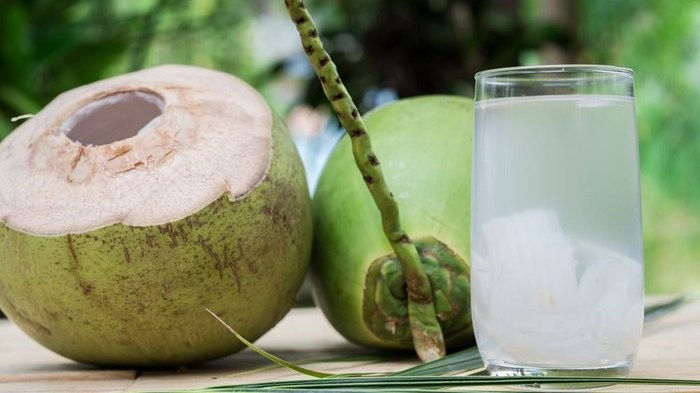 Ilustrasi air kelapa yang disebut mampu membunuh virus corona. (Foto: Istimewa)