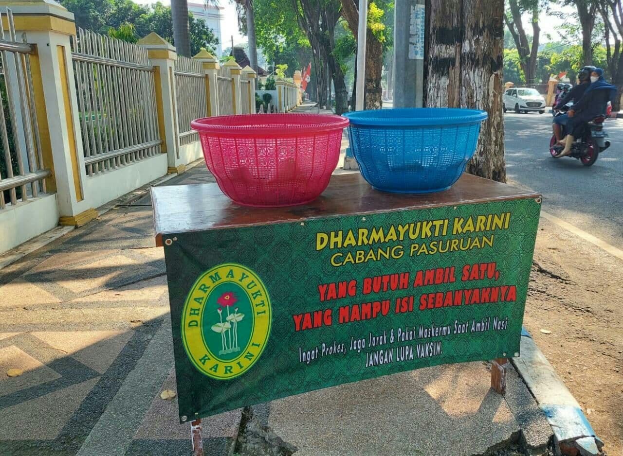 Nasi bungkus gratis yang dipelopori oleh Dharmayukti Karini dari Pengadilan Negeri Kota Pasuruan. (Foto: Ist)