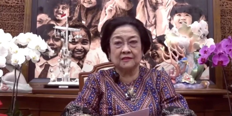 Megawati Seokarnoputri saat hadir secara virtual di perayaan Hari Anak Nasional, Jumat 23 Juli 2021. (Foto: YouTube Kementerian PPPA)