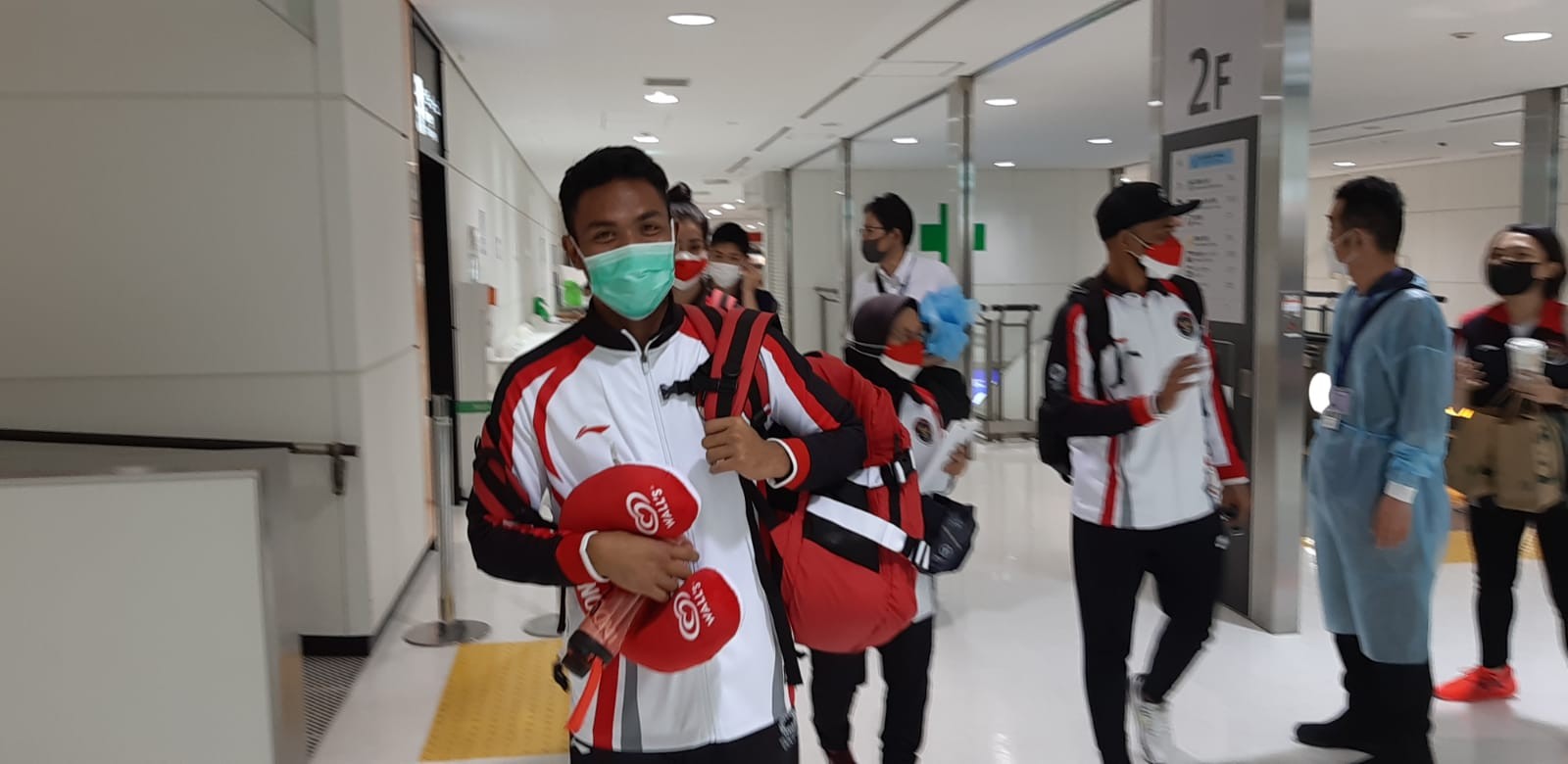 Lalu Muhammad Zohri, atlet Indonesia di cabang atletik tiba di Tokyo (Foto: Dok KBRI Tokyo/Ngopibareng.id)