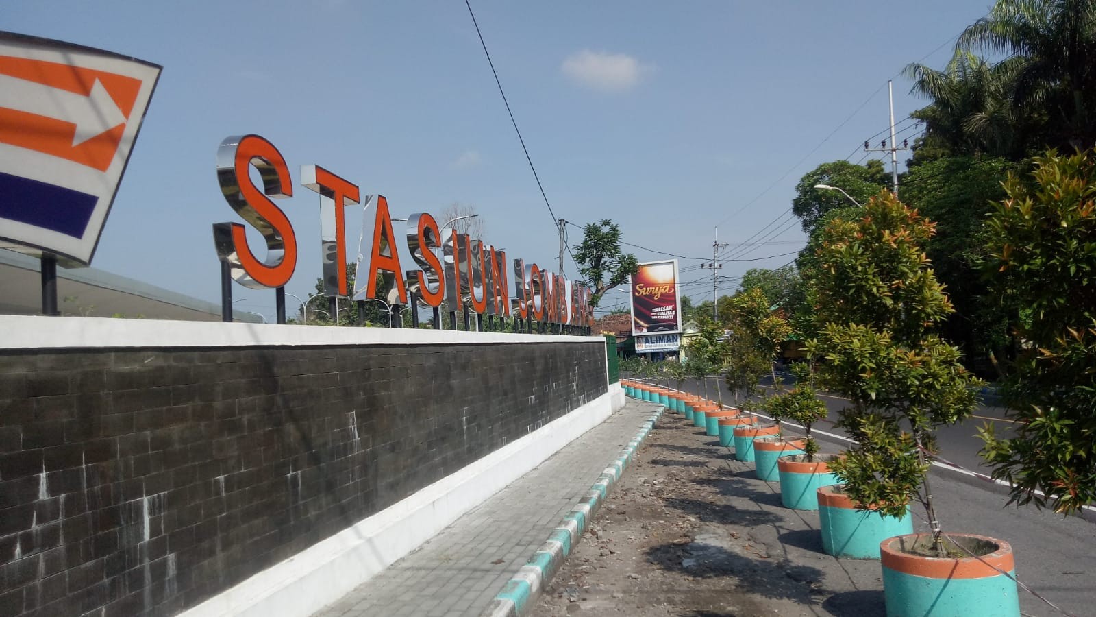 Stasiun kereta api Jombang, Jawa Timur. (Foto: Mardiansyah Triraharjo/Ngopibareng.id)