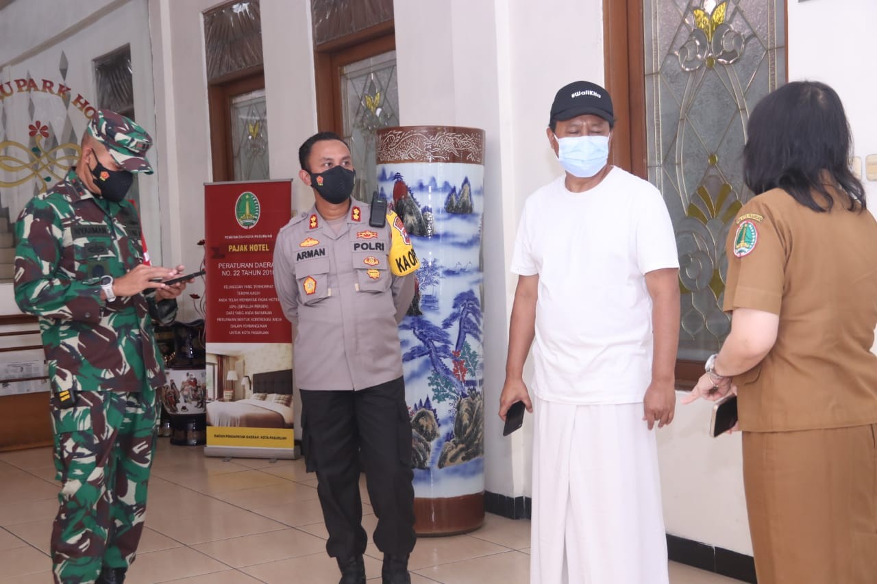 Walikota Pasuruan Saifullah Yusuf (Gus Ipul) menggelar inspeksi mendadak (sidak) ke beberapa tempat isolasi mendiri yang telah disediakan Pemerintah Kota Pasuruan. (Foto: Dok Pasuruan)