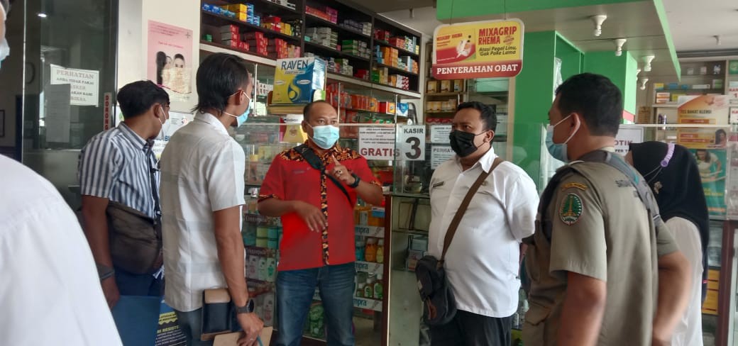 Pemerintah Kota Pasuruan melakukan inspeksi mendadak ke sejumlah apotik dan toko obat yang ada di Kota Pasuruan. Sidak dilakukan dengan melibatkan tim gabungan. (Foto: Istimewa)
