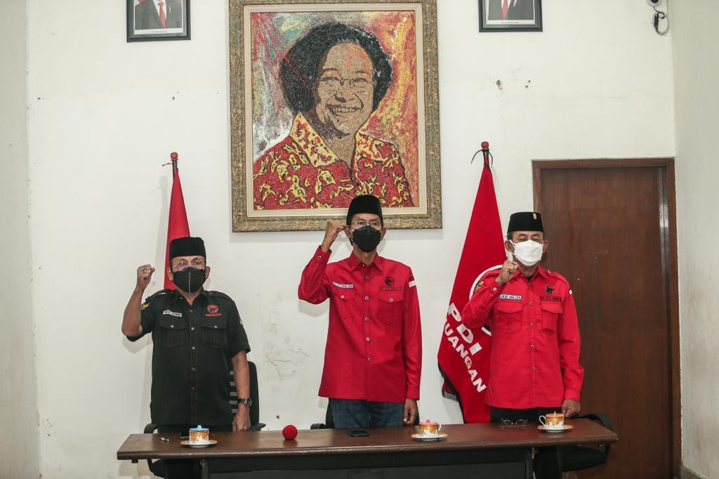 Doa lintas agama DPC PDIP Surabaya kenang peristiwa kelam 27 Juli. (Foto: PDIP Surabaya)