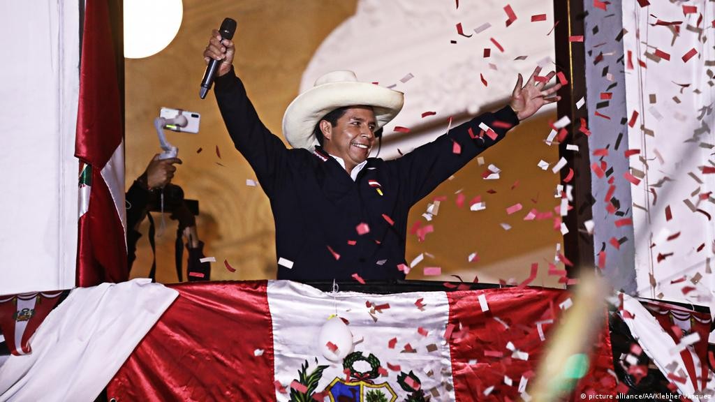 Presiden Peru kelima, Pedro Castillo dilantik pada Rabu, 28 Juli 2021. (Foto: DW)