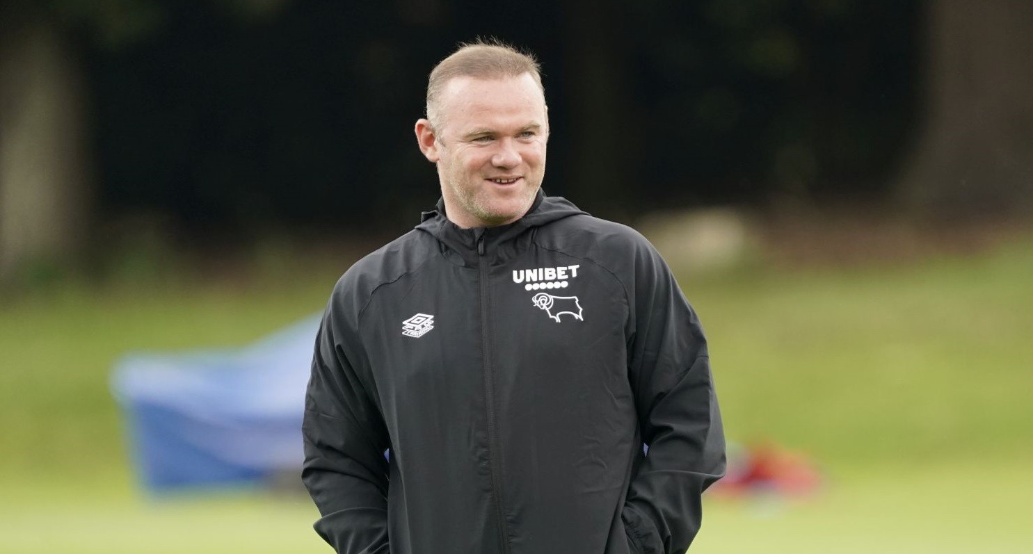 Wayne Rooney saat memimpin latihan tim Derby County. (Foto: Twitter/@dcfcofficial)