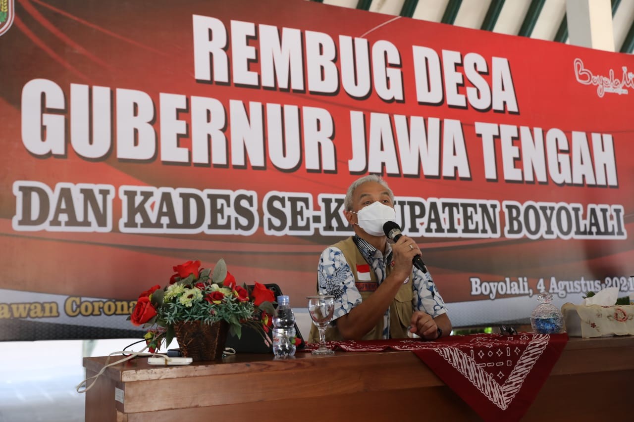 Gubernur Jawa Tengah Ganjar Pranowo menggelar Rembug Desa dengan kades se-Kabupaten Boyolali secara daring di pendapa Kabupaten Boyolali. (Foto: Istimewa)