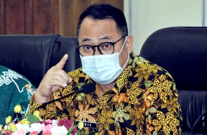Wakil Bupati Bondowoso Irwan Bachtiar Rahmat mengimbau seluruh Camat menempati rumah dinas agar pelayanan masyarakat lebih maksimal. (foto: guido/Ngopibareng.id)