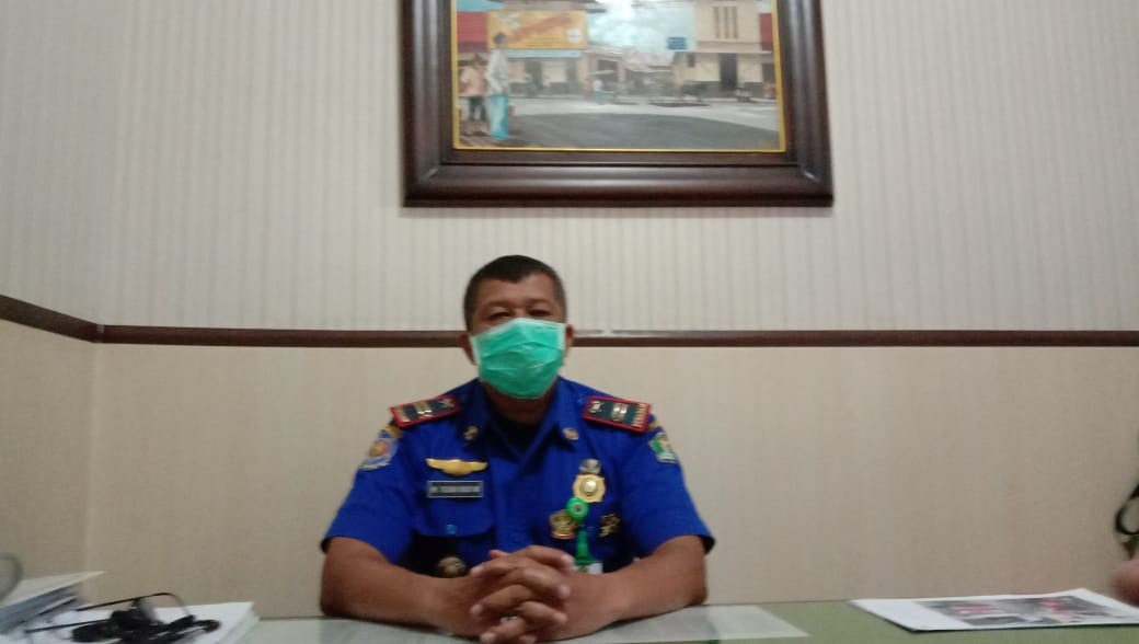 Kepala UPT Damkar Kota Malang, Teguh Budi Wibowo saat ditemui di ruangannya (Foto: Lalu Theo/ngopibareng.id)