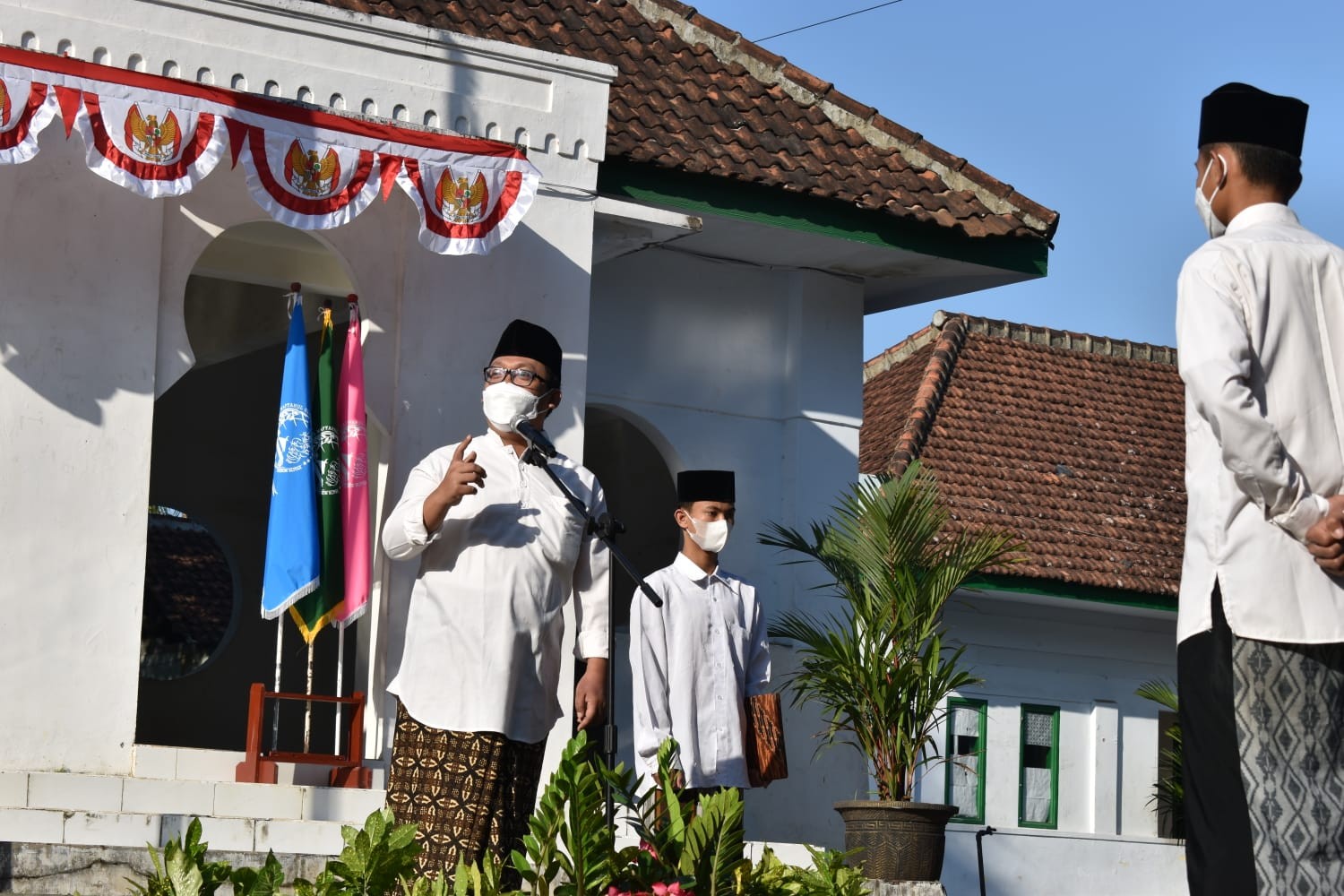 Pondok Pesantren Salafiyyah Annahdliyyah Maftahul 'Uluum Jatinom Blitar, Selasa 17 Agustus 2021,  menyelenggarakan upacara bendera  Peringatan HUT ke-76 Kemerdekaan Indonesia. (Foto: Istimewa)