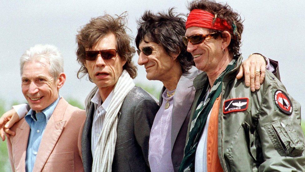 Charlie Watts (kiri) bersama mantan rekannya di Rolling Stone, penyanyi Mick Jagger, gitaris Keith Richards, dan bassis Ronnie Wood. (Foto: Istimewa)