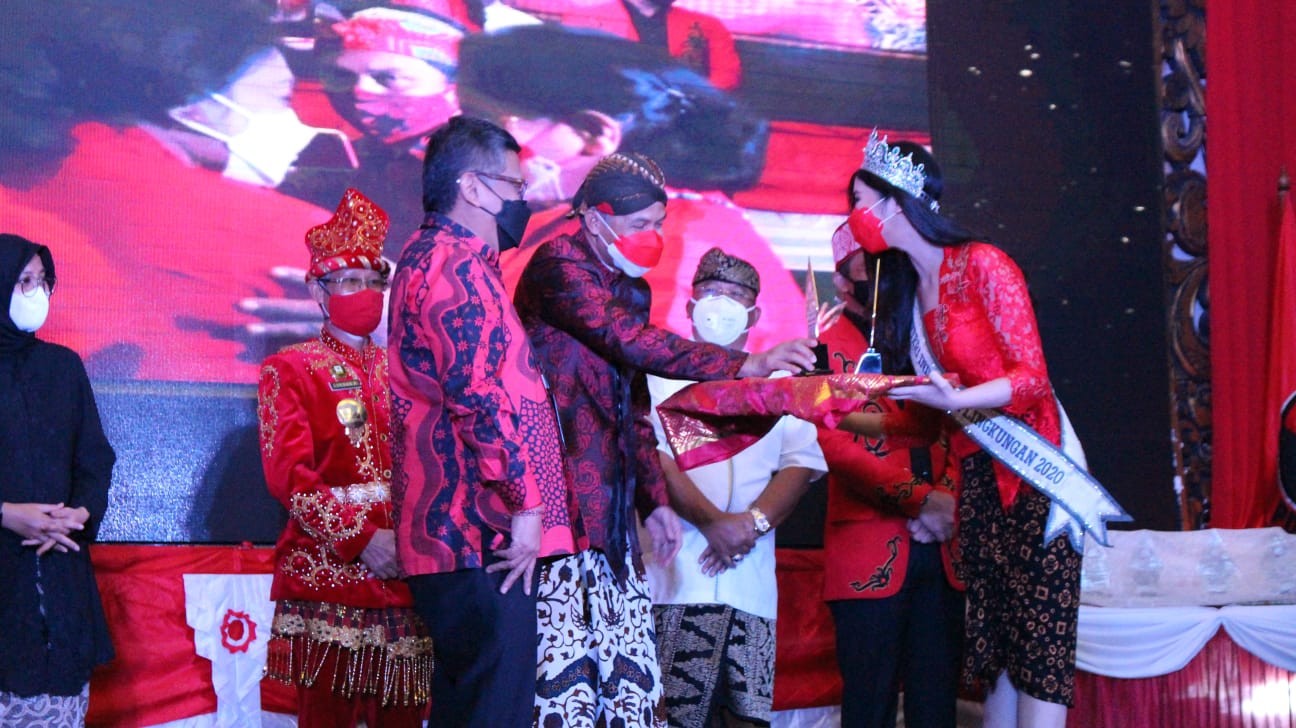 Gubernur Jawa Tengah, Ganjar Pranowo meraih penghargaan Trisakti Tourism Award 2021. (Foto: Istimewa)