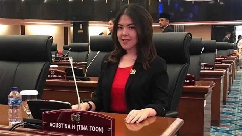 Tina Toon, mantan penyanyi cilik yang kini menjabat anggota dewan. (Foto: Instagram)