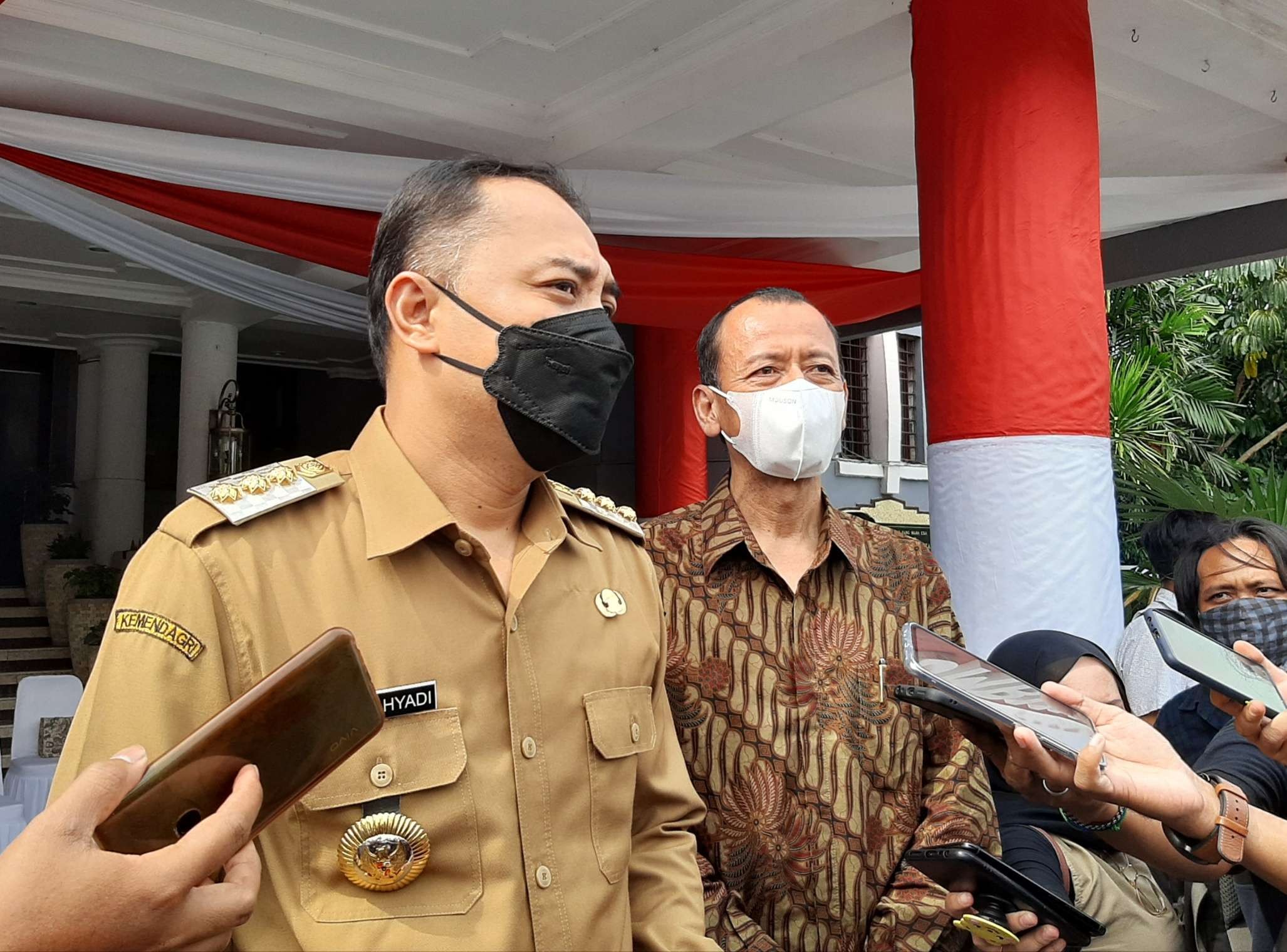 Wali Kota Surabaya, Eri Cahyadi saat ditemui di Balai Kota, Senin, 30 Agustus 2021. (Foto: Pita Sari/Ngopibareng.id)