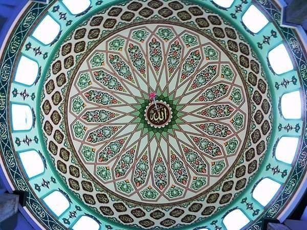 Kubah yang indah di dalam masjid merupakan panorama kebahagian bagi umat Islam. (Foto: Istimewa)