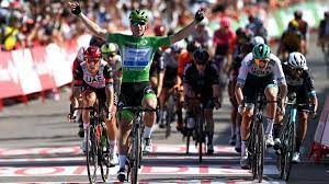 Fabio Jakobsen (Deceuninck-Quickstep) menang sprint sebagai hadiah ulang tahun ke-25 di Vuelta a Espana etape 16. (Foto: Istimewa)