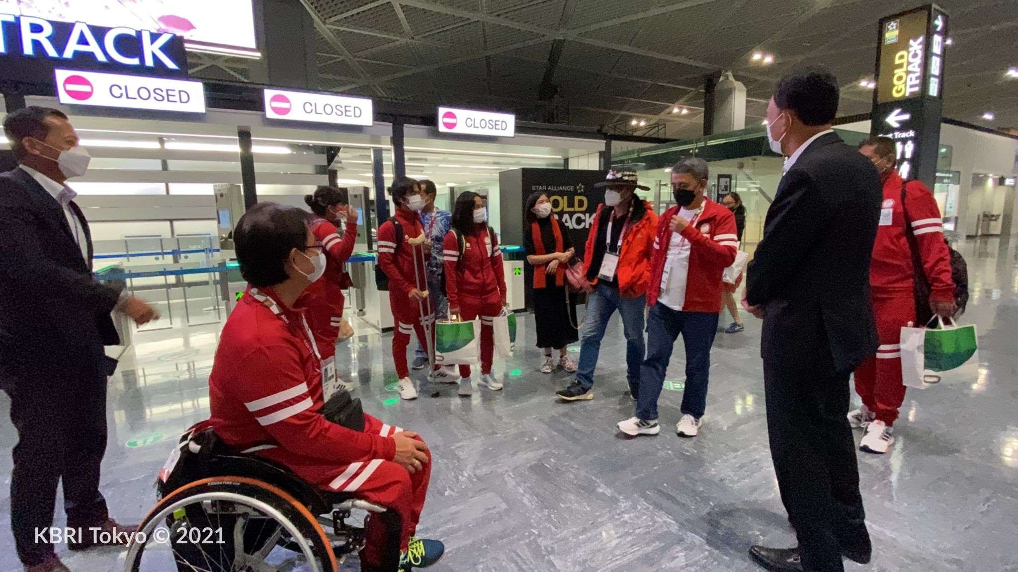 Kedutaan Besar Republik Indonesia (KBRI) Tokyo melepas kepulangan Kontingen Paralimpiade Indonesia kloter 2 di Bandara Narita Jepang. (Foto: Dok KBRI Tokyo)