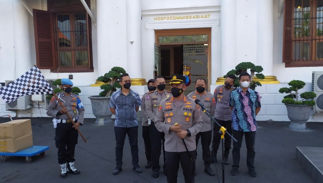Kapolrestabes Surabaya, Kombes Pol Achmad Yusep Gunawan saat luncurkan Mobil Masker (Foto: Andhi Dwi/Ngopibareng.id)