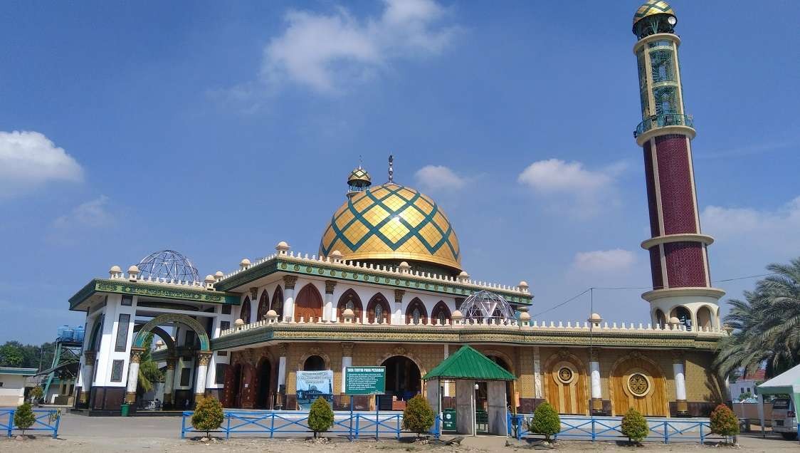 Masjid Syaikhona Kholil di Bangkalan, Madura. (Foto: travellers)