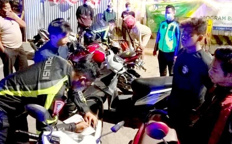 Polisi Satlantas Polres Situbondo mengamankan belasan sepeda motor protolon terlibat balap liar. (Foto: Istimewa)