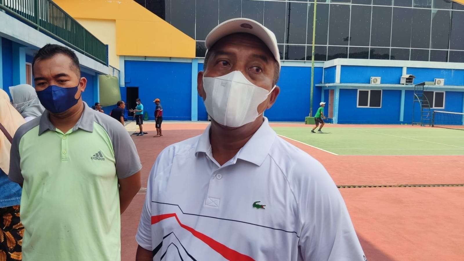 Rektor Unesa, Nurhasan, saat ditemui di Lapangan Tenis Unesa, Surabaya, Selasa 7 September 2021. (Foto: Fariz Yarbo/Ngopibareng.id)