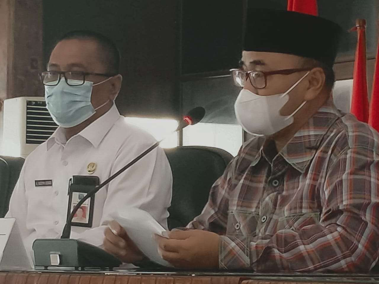 Plt Bupati Probolinggo, Timbul Prihanjoko (kanan) menyatakan, akan melantik 226 penjabat kepala desa (Pj Kades). (Foto: Ikhsan Mahmudi/Ngopibareng.id)