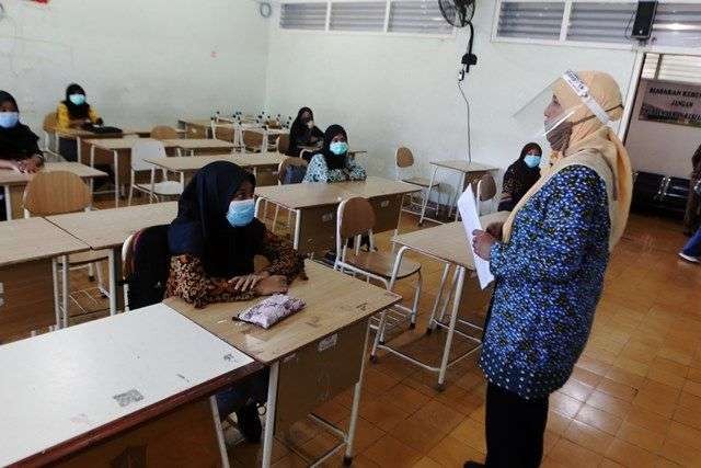 Hasil evaluasi PTM SMA/SMK di Jatim pelanggaran prokes sedikit. (Foto: Ant)