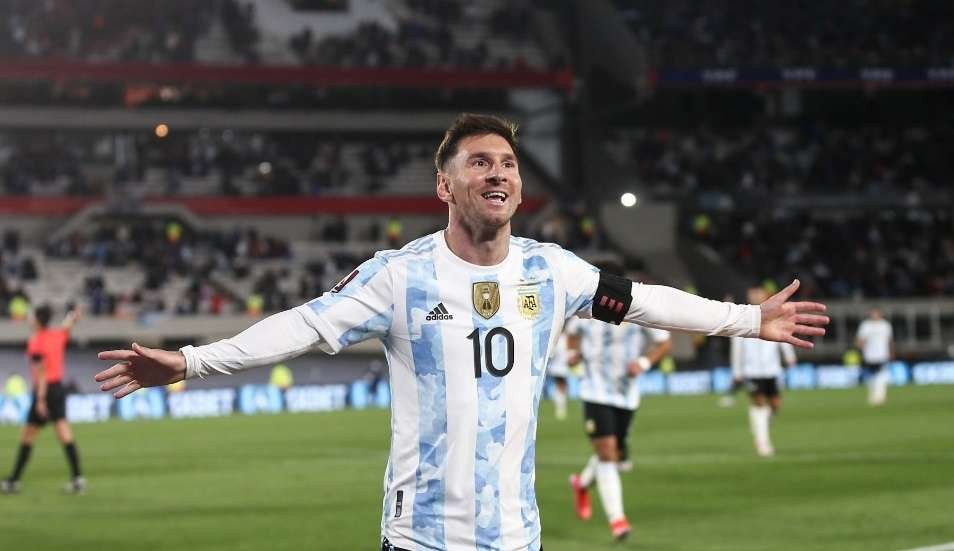 Lionel Messi mencetak hattrick ke gawang Bolivia saat Argentina menang 3-0 di kualifikasi Piala Dunia 2022. (Foto: Twitter/@Argentina)