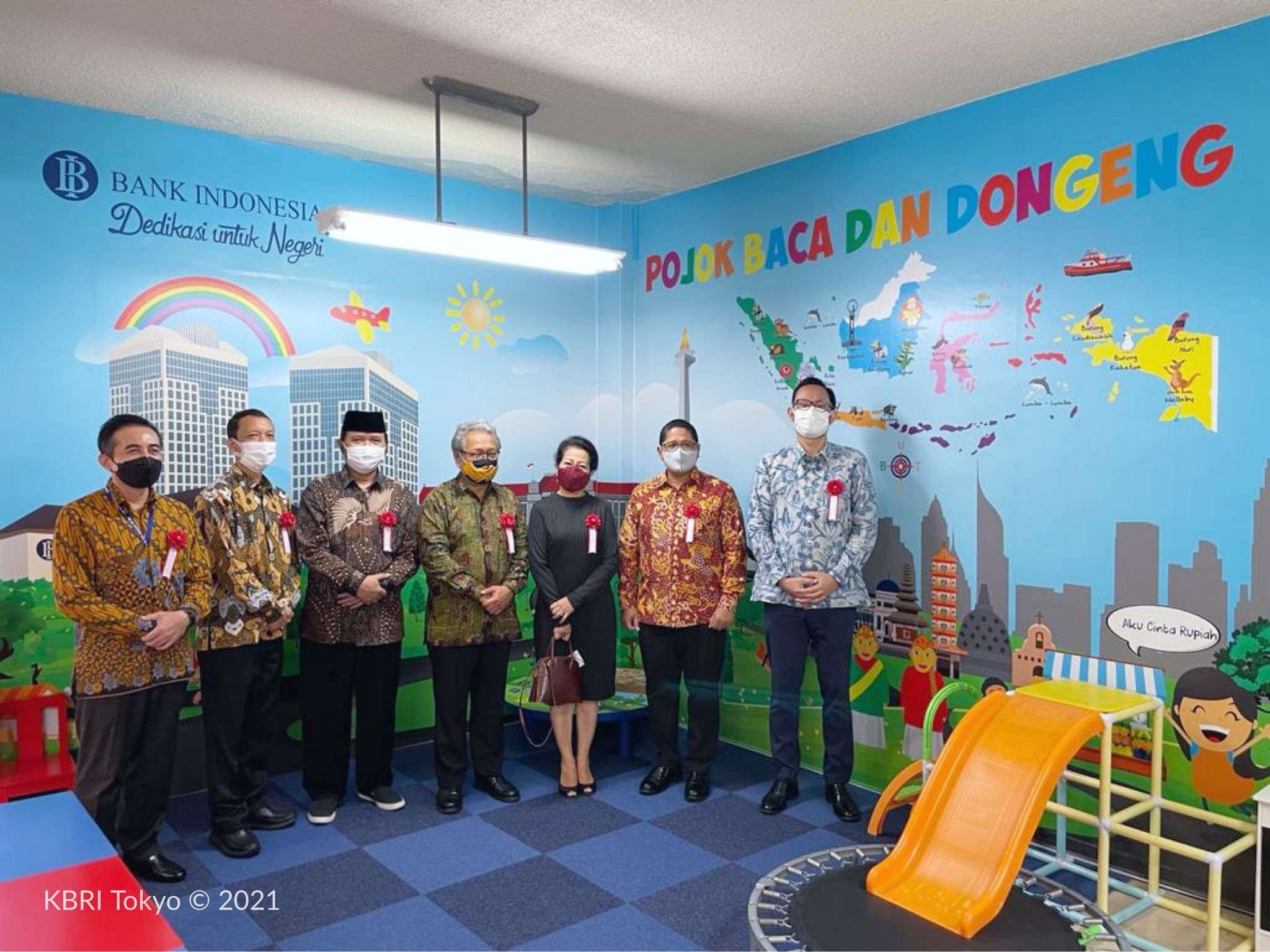 KBRI Tokyo resmikan BI Corner dan Pojok Baca Dongeng, bantuan dari Bank Indonesia untuk SRIT. (Foto: Dok KBRI Tokyo)