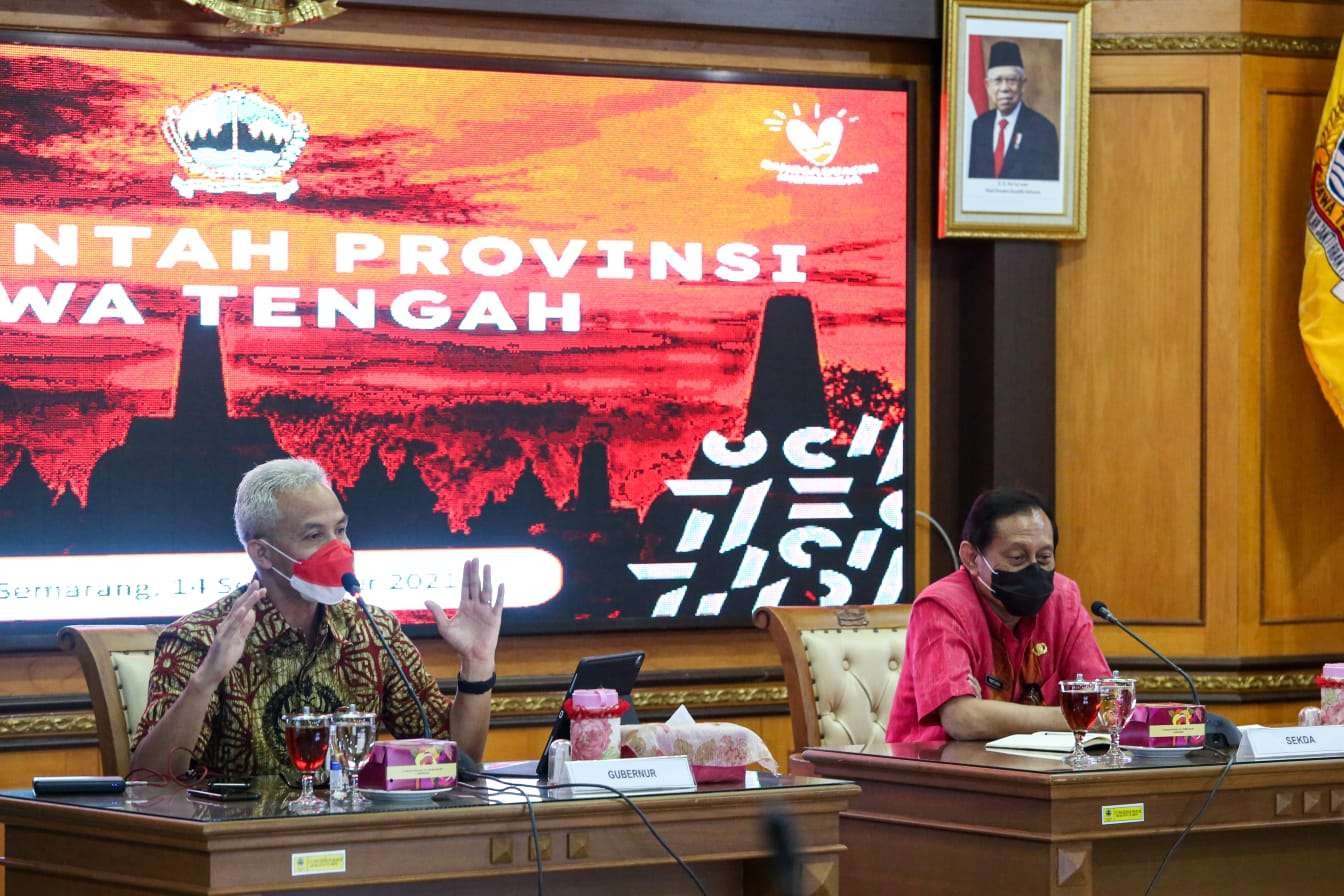 Gubernur Jawa Tengah menantang bupati dan walikota untuk adu cepat habiskan stok vaksin dalam sehari. (Foto: ist)