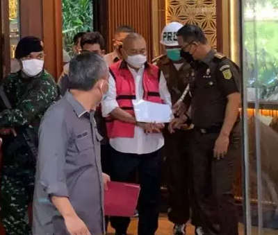 Mantan Gubernur Sumatera Selatan, Alex Noerdin ditahan Kejagung, Kamis 16 September 2021. (Foto: Istimewa)