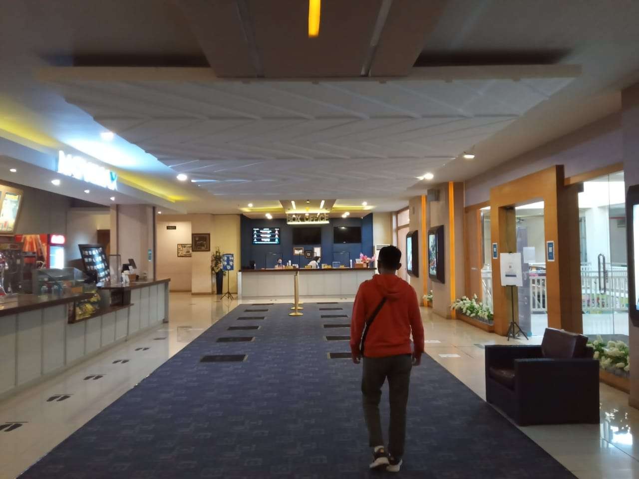 Lobby Utama Moviemax Dinoyo, Kota Malang (Foto: Lalu Theo/ngopibareng.id)