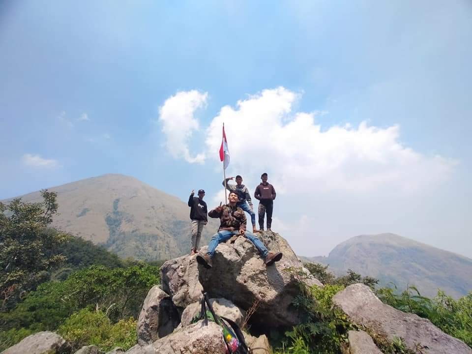 Foto puncak Gunung Penanggungan Mojokerto.(Foto: Facebook MJJ)