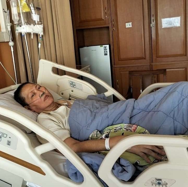 Legenda bulu tangkis, Verawaty Fajrin menjalani perawatan kanker paru-paru di Rumah Sakit Kanker Darmais, Jakarta. (Foto: Instagram Rosiana Tendean)