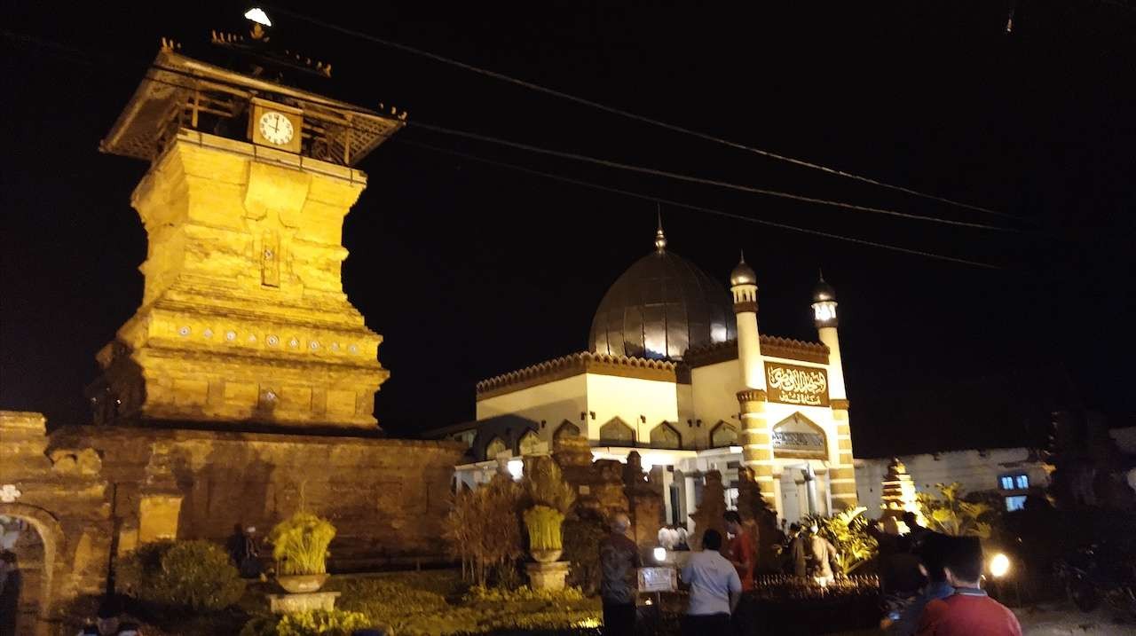 Masjid Menara Kudus, tempat ibadah yang dibangun Sunan Kudus alias Ja'far Shodiq. Namanya, kebetulan sama dengan keturunan Sayidina Ali bin Abi Thalib.(Foto: Istimewa)