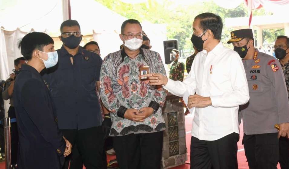 Presiden Jokowi bersama Rektor IPB Arif Satria (Foto:Setpres)